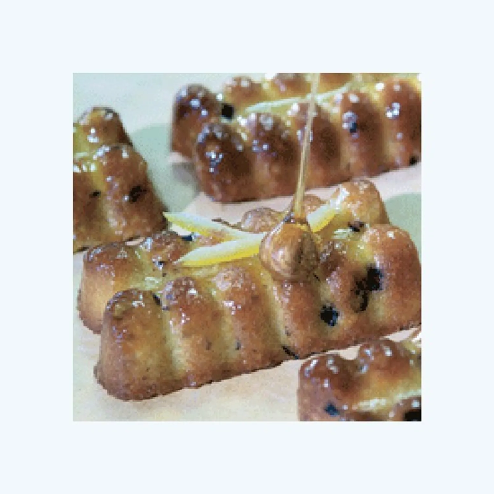 Matfer Bourgeat 336102 - Fluted Cakes 110x60mm 105ml 16 MLDS