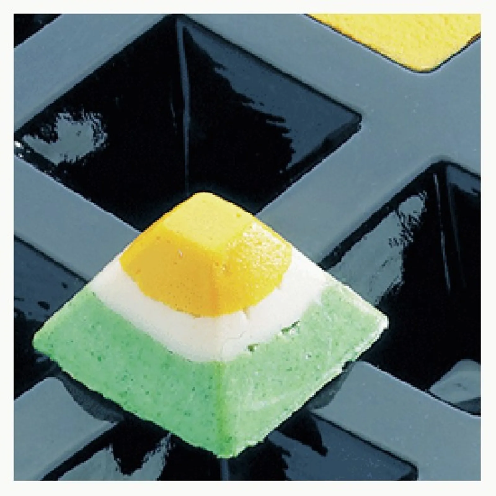 Matfer Bourgeat 336012 - Pyramids 35x35mm 15ml 54 MLDS