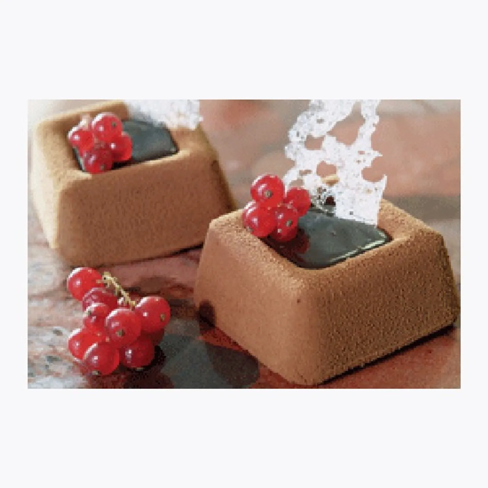 Matfer Bourgeat 336133 - Square Savarins 37x37mm 15ml 60 MLDS