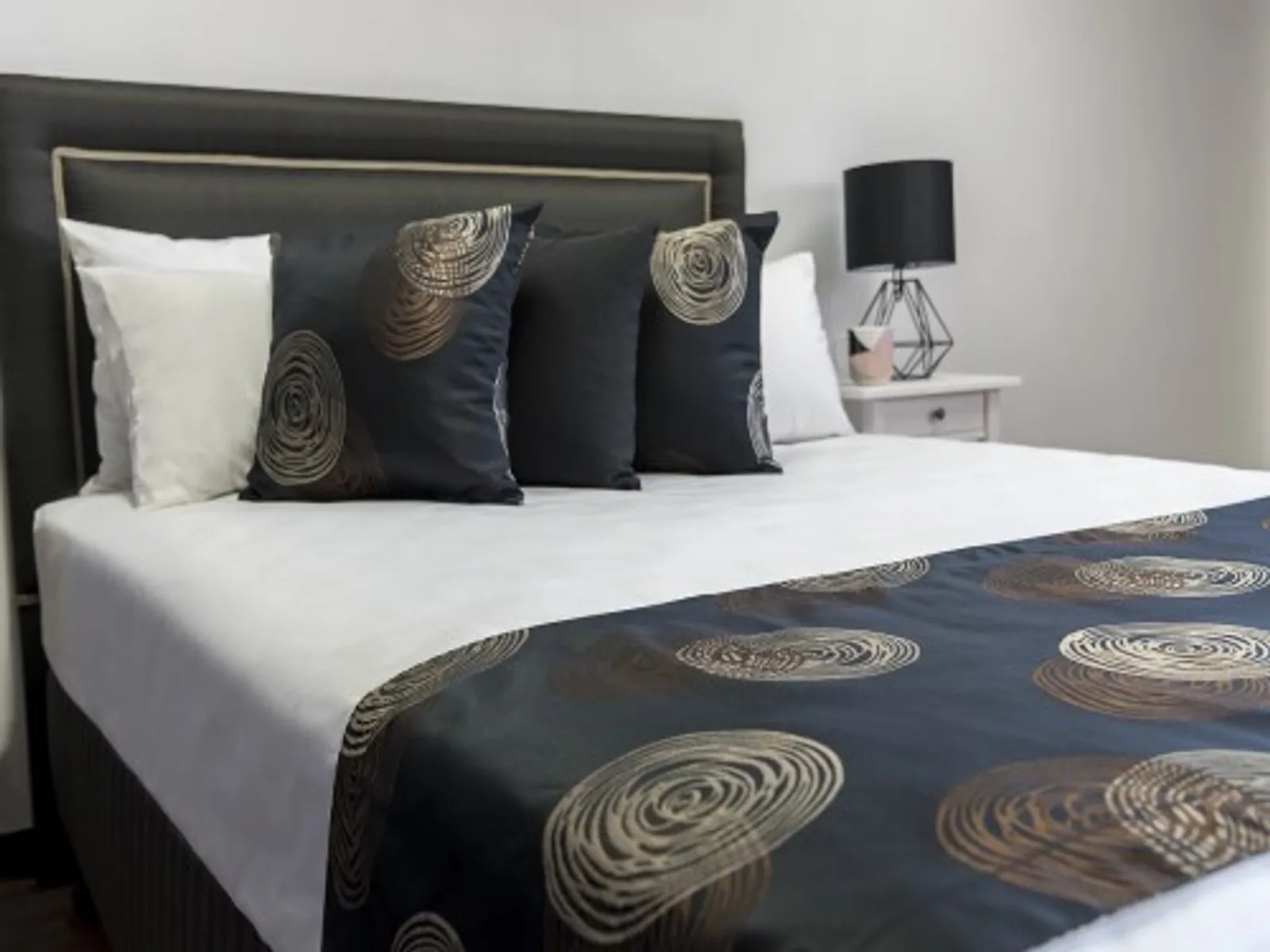 Alliance 87538 - Throw Tamar Black QB 60x240