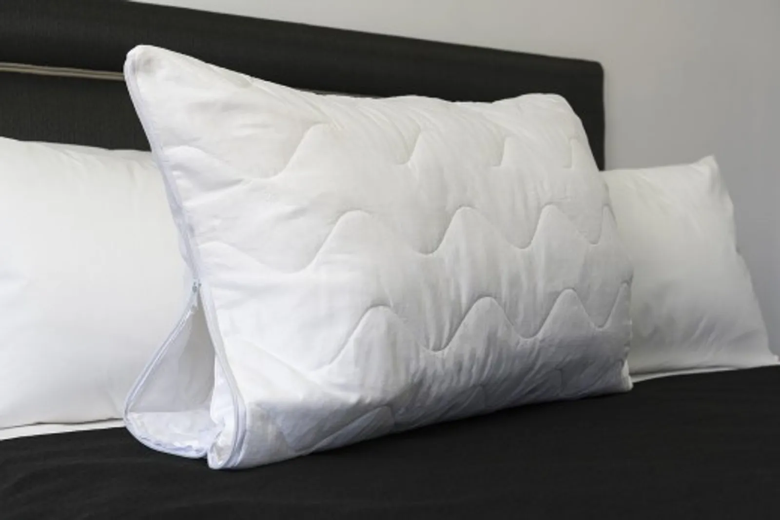 Alliance 44388 - Pillow Protector Cotton Quilted Zip King 50x90