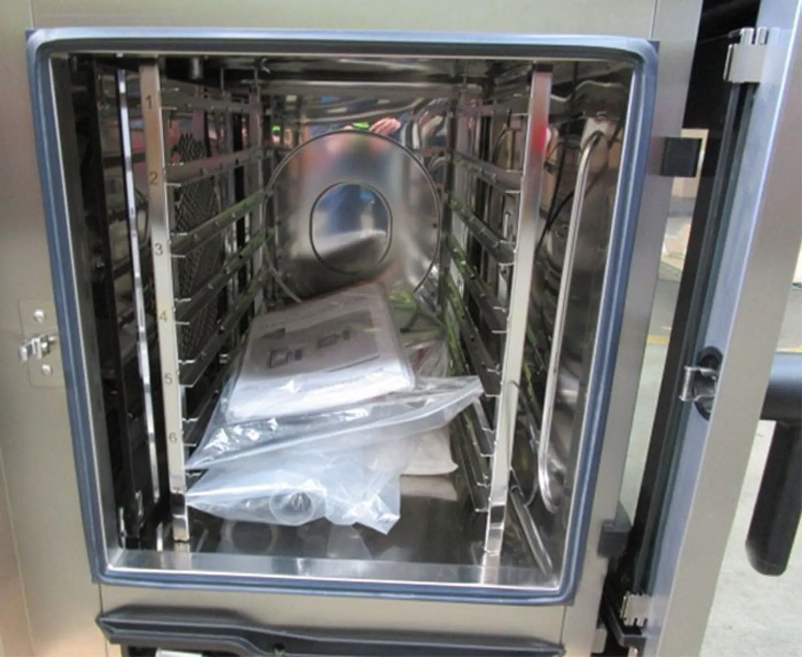 Convotherm CXEBT6.10D - 7 Tray Electric Combi-Steamer Oven - Boiler System - Disappearing Door - Clearance