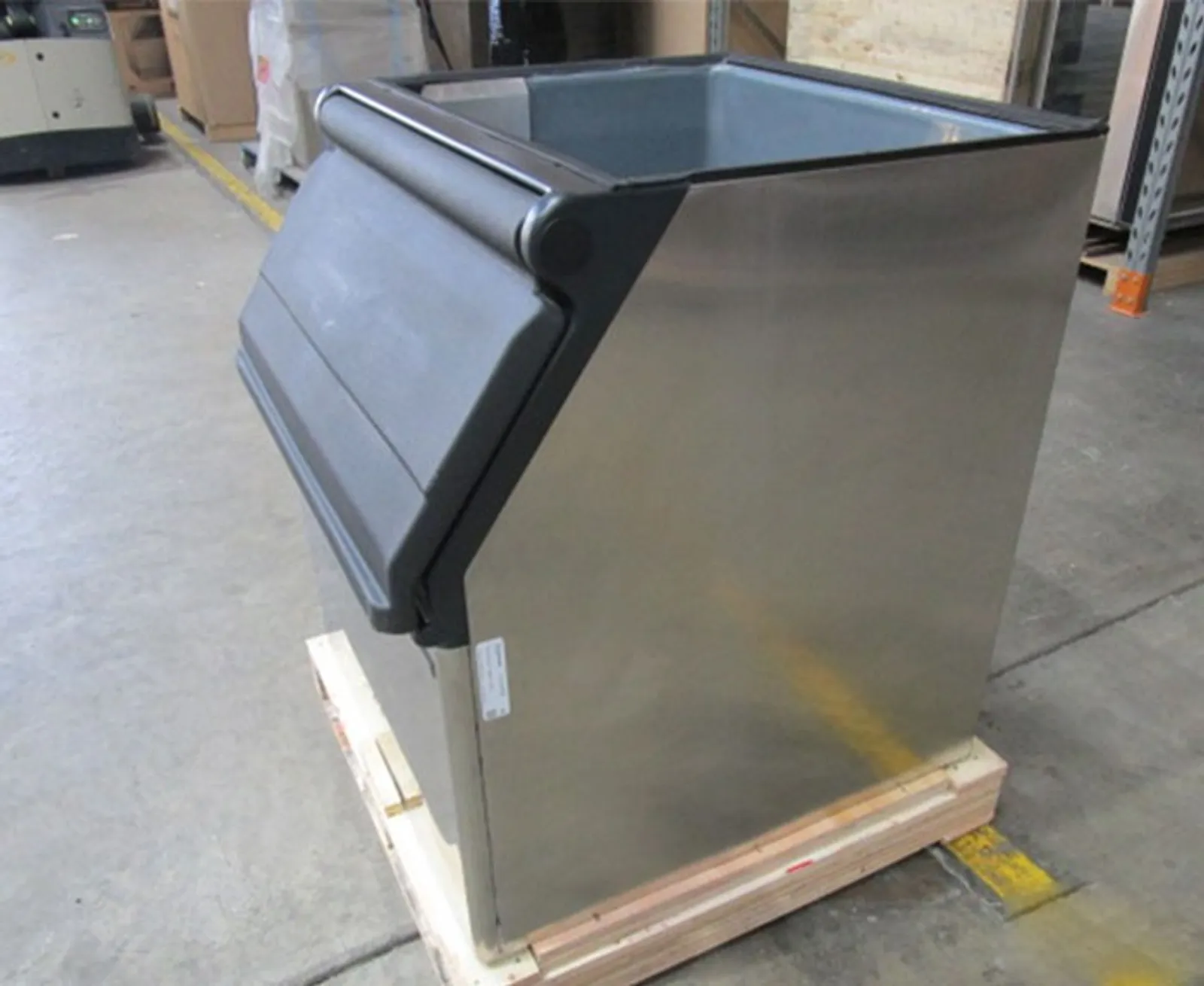 Scotsman NB 193 - 129kg - Ice Storage Bin - Clearance (2)