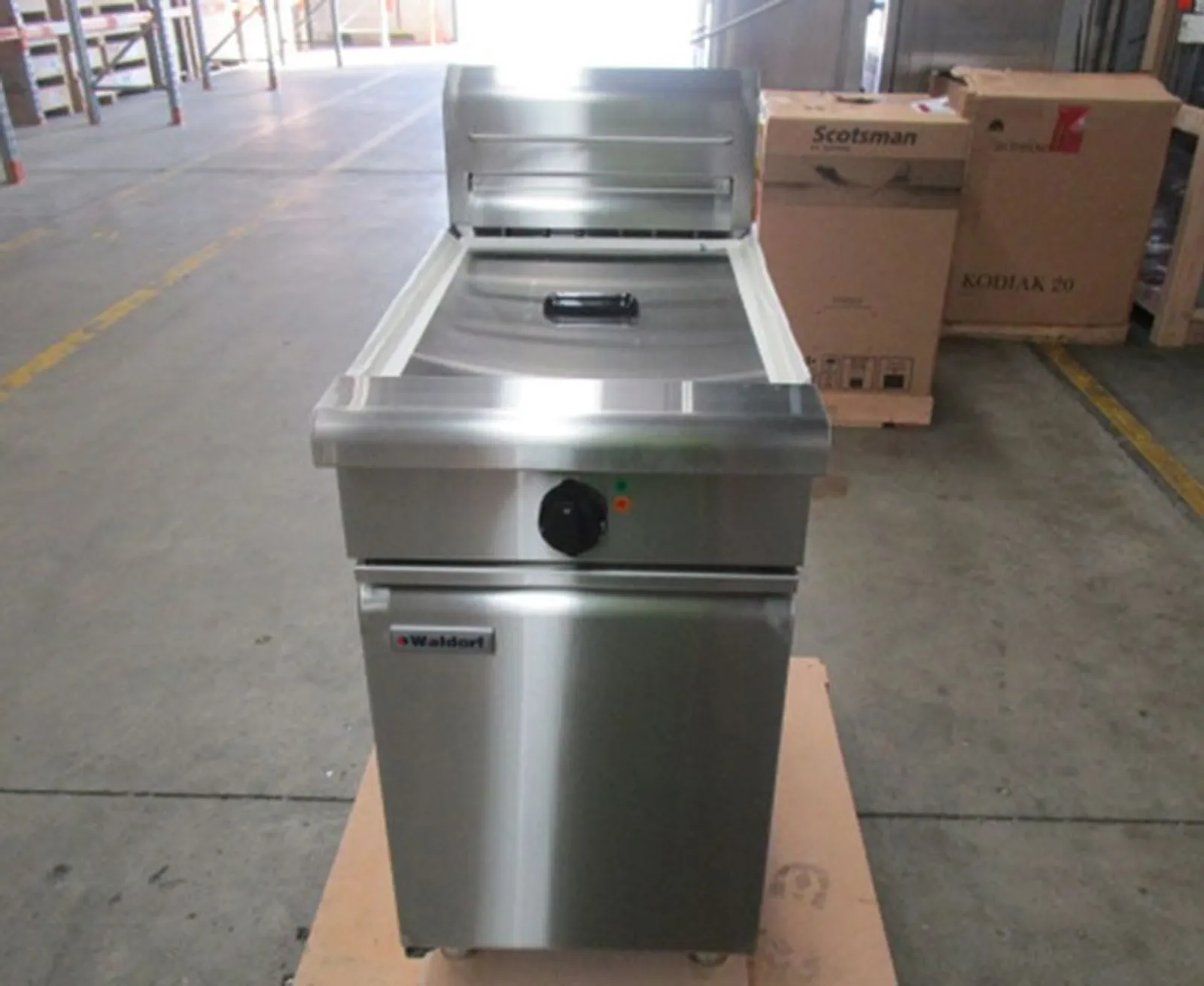 Waldorf 800 Series FN8127E - 450mm Electric Fryer - Clearance