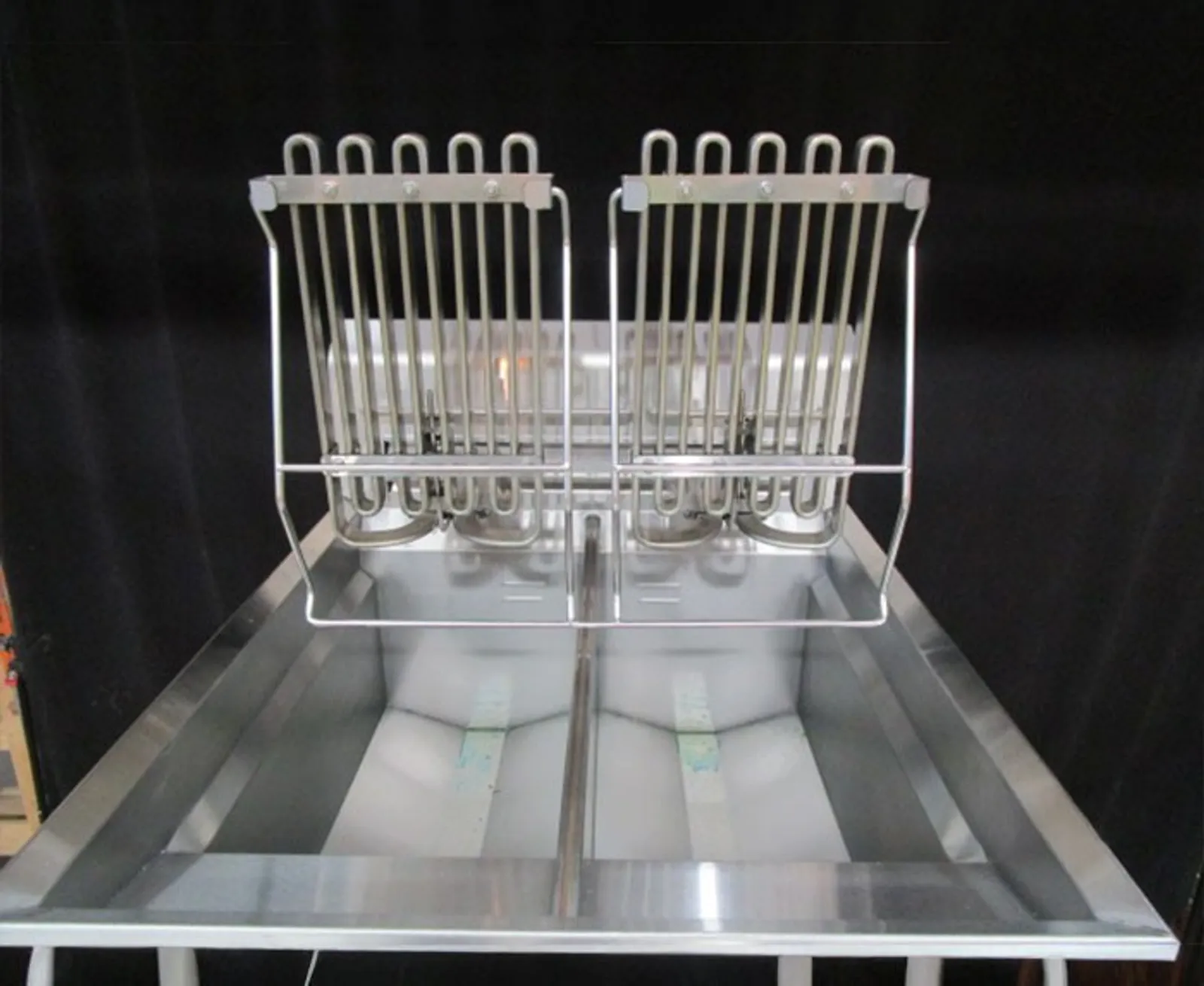 Waldorf Bold FNB8235E - 600mm Twin Pan Electric Fryer - Clearance