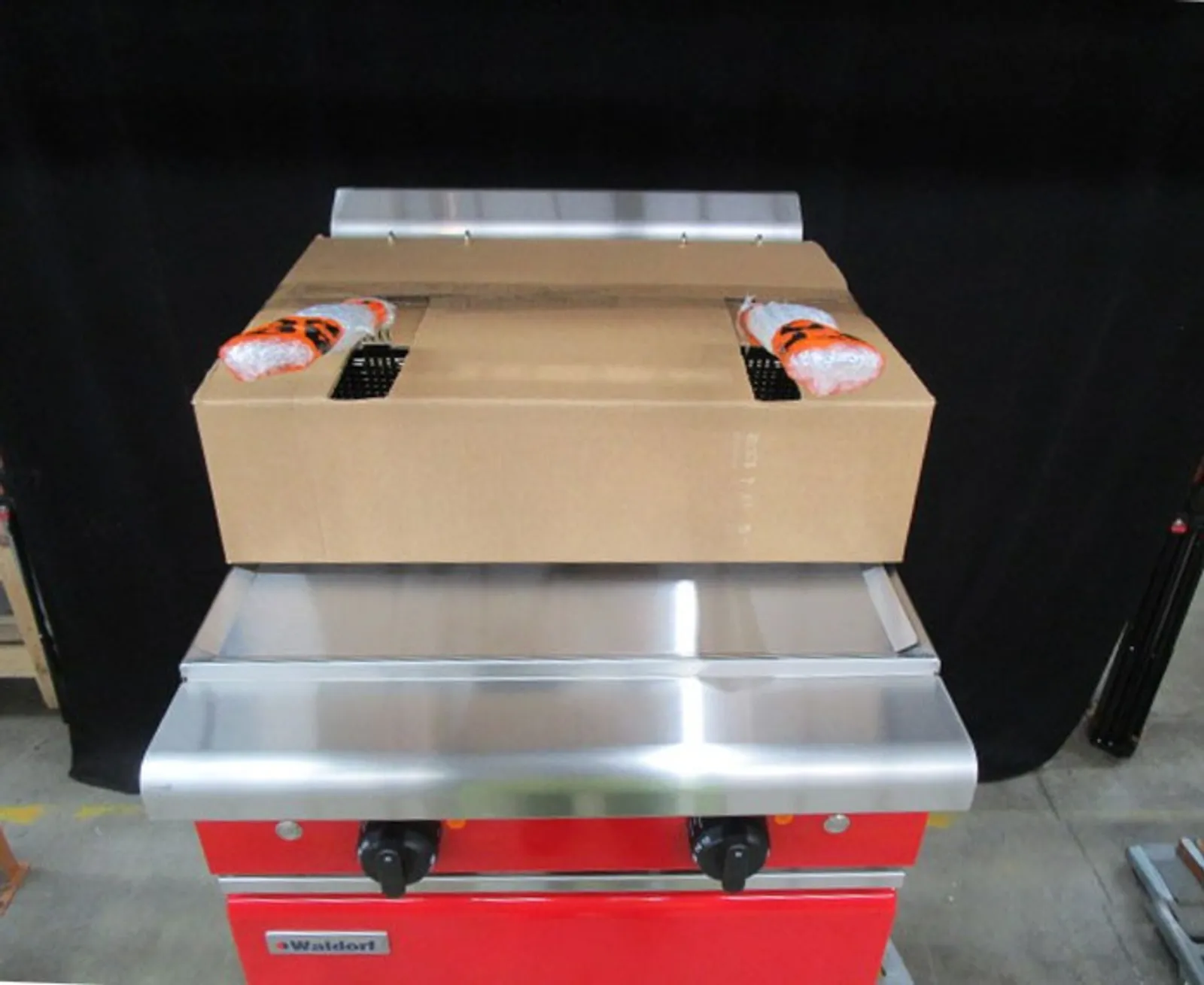 Waldorf Bold FNB8235E - 600mm Twin Pan Electric Fryer - Clearance