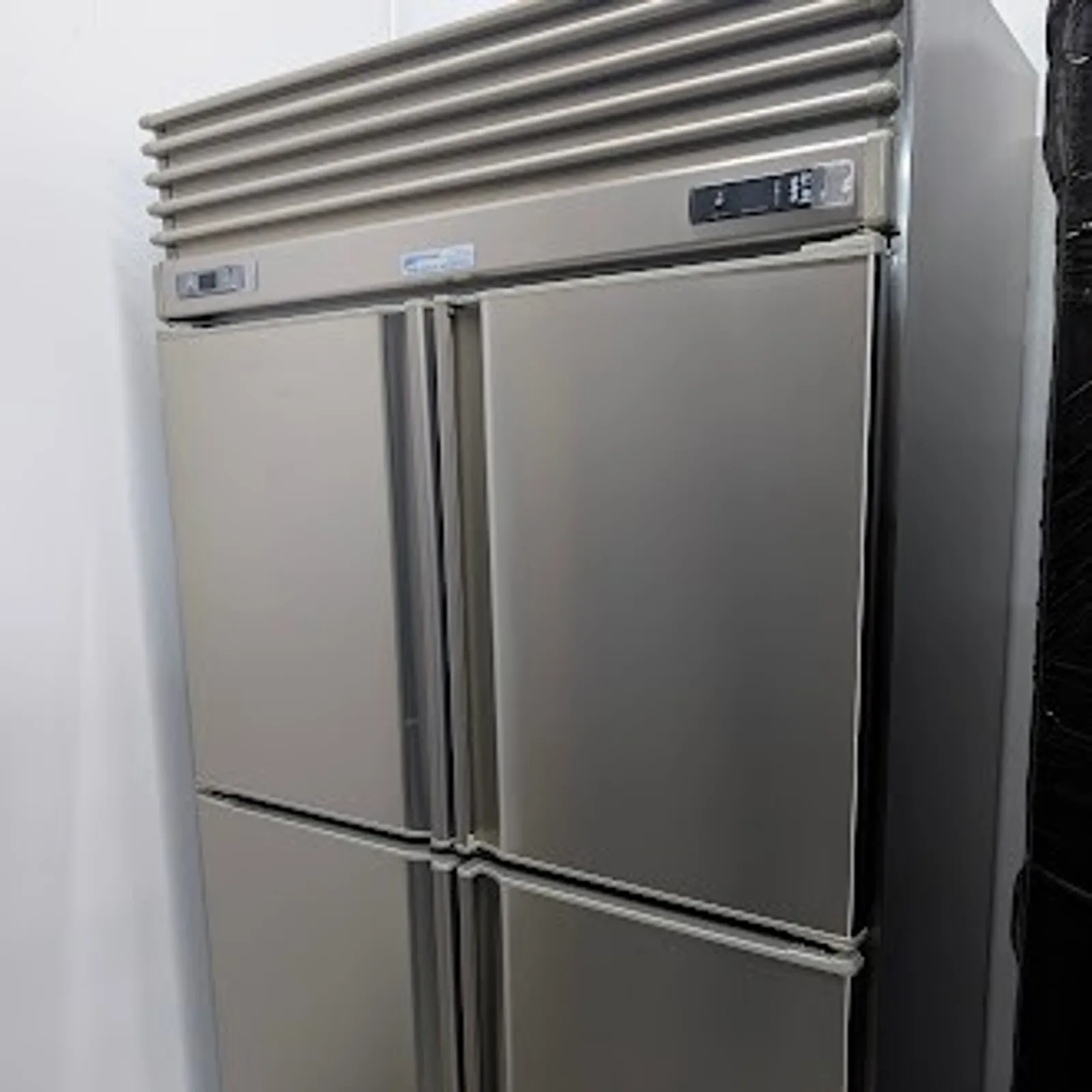 Artisan M1752 - 4 Half Door Combo Chiller/Freezer - Self Contained & Tropicalised - Clearance