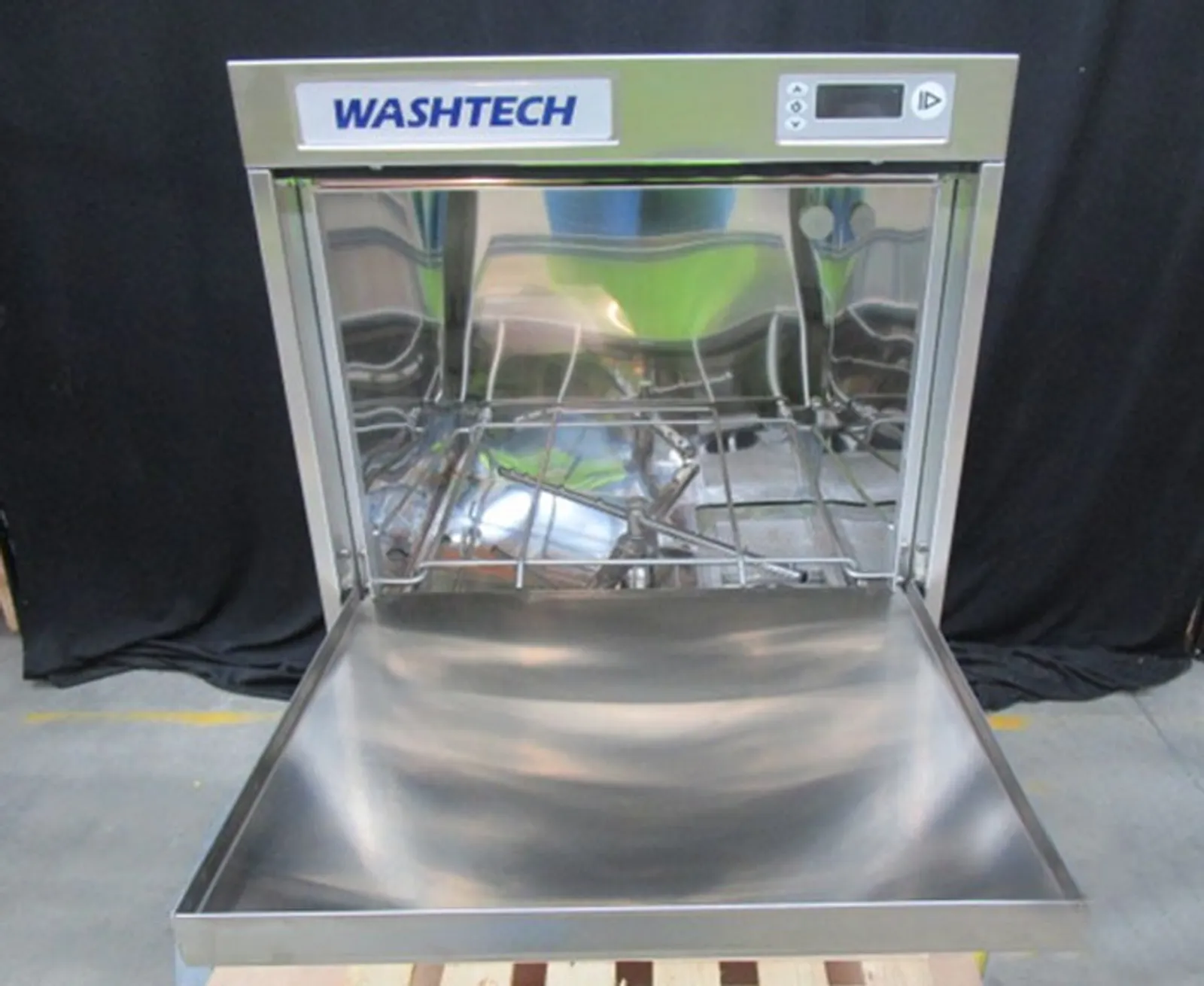 Washtech GL - Premium Fully Insulated Undercounter Glasswasher / Dishwasher - 450mm Rack - Clearance (2)