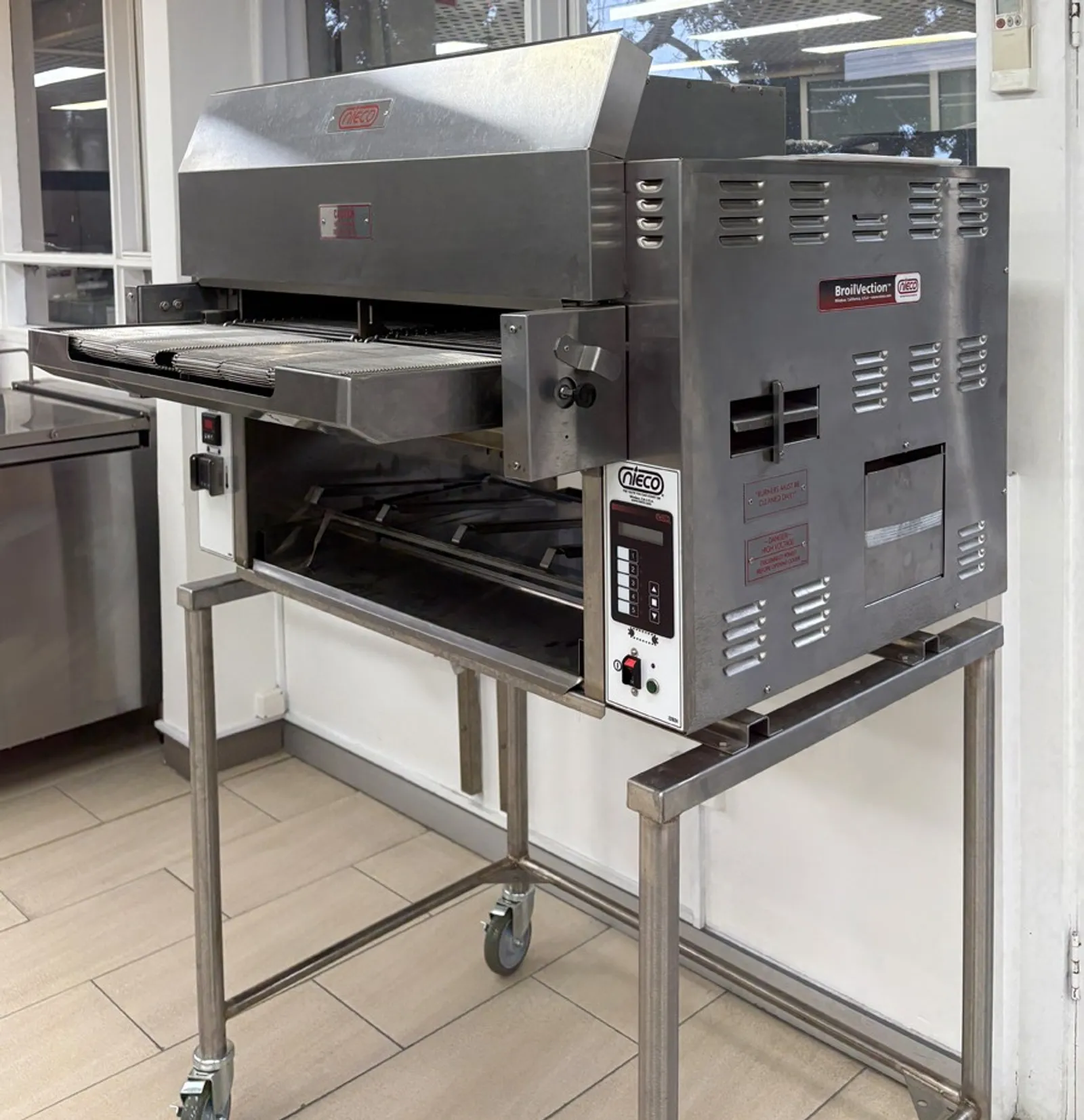 Nieco JF64-2G Conveyor Broiler - Clearance