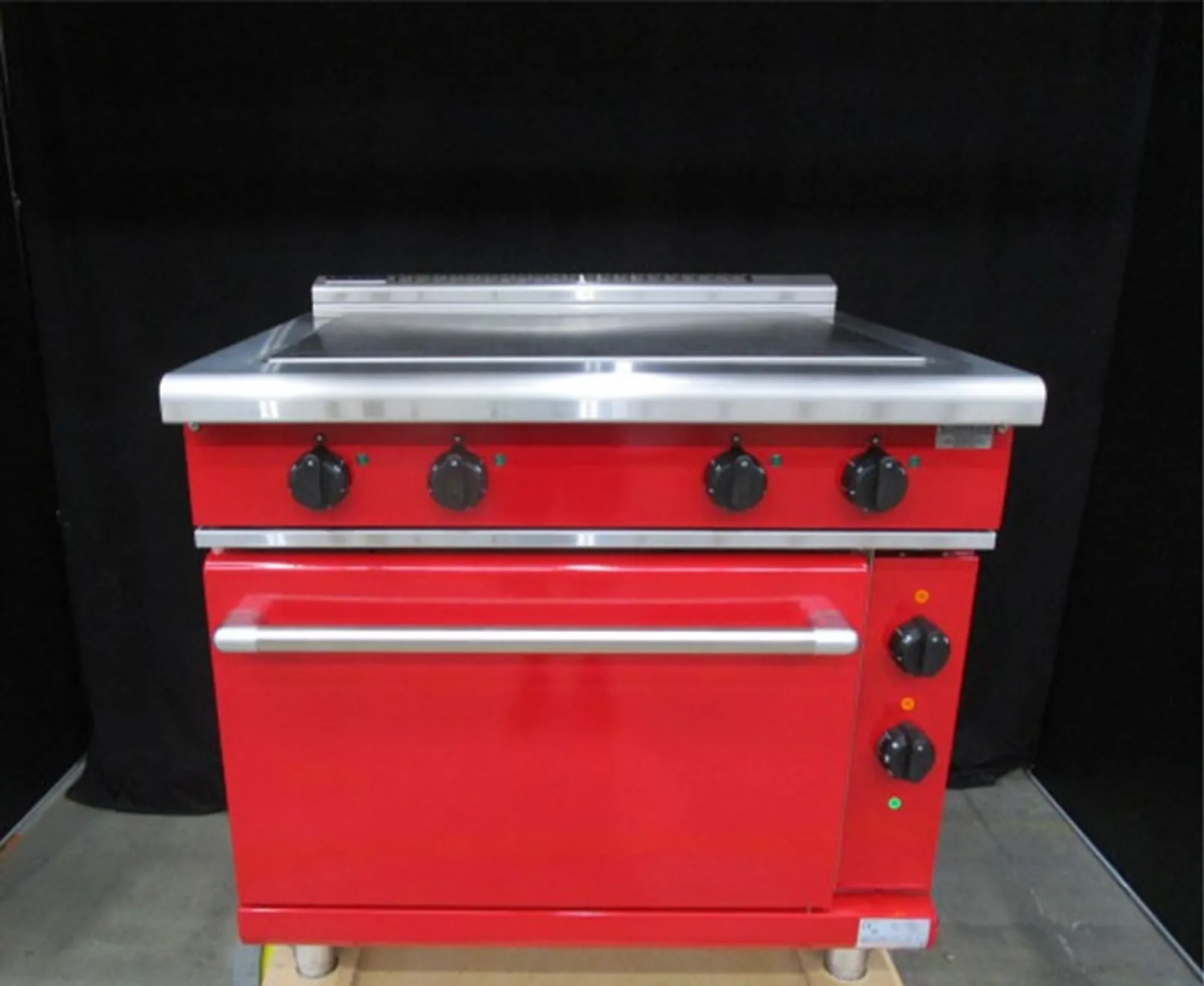 Waldorf Bold RNLB8114E - 900mm Electric Solid Top Static Oven Range Low Back Version - Clearance