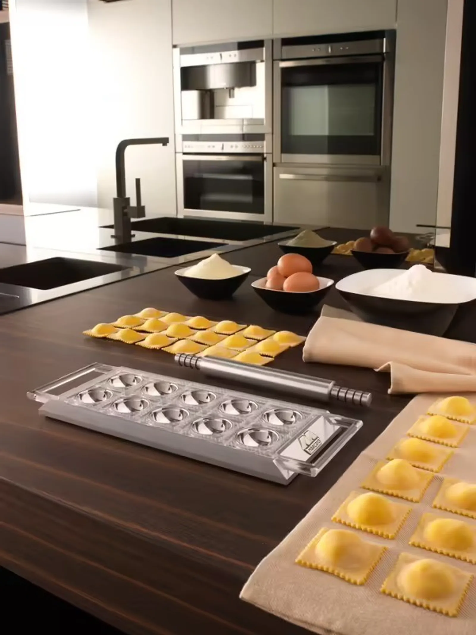 Marcato 2770 - Accessories - Ravioli Tablet w/Rolling Pin - Silver