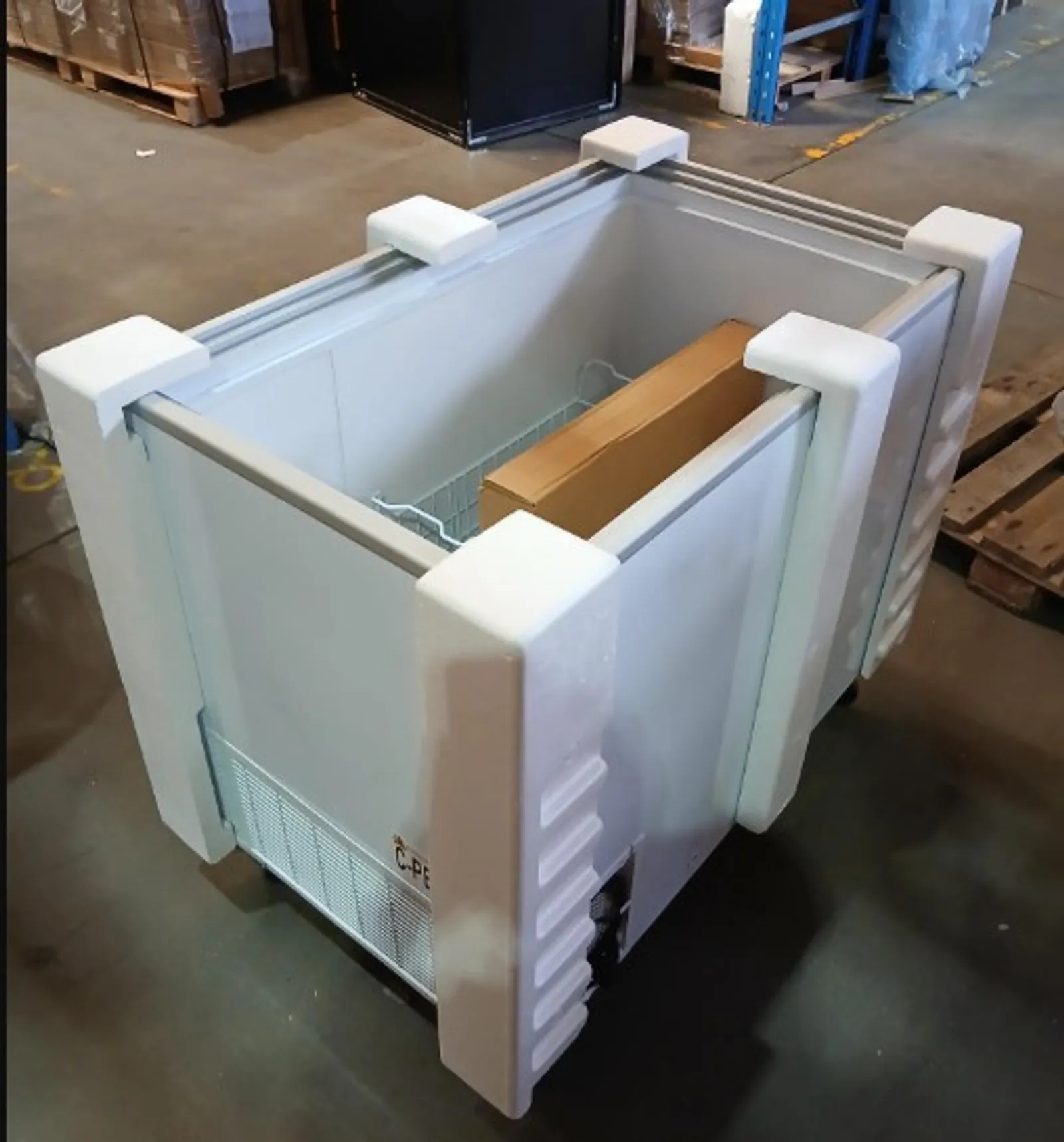 Bromic CF0300FTFG - Display Chest Freezer - 296L - Flat Glass Top -  Clearance