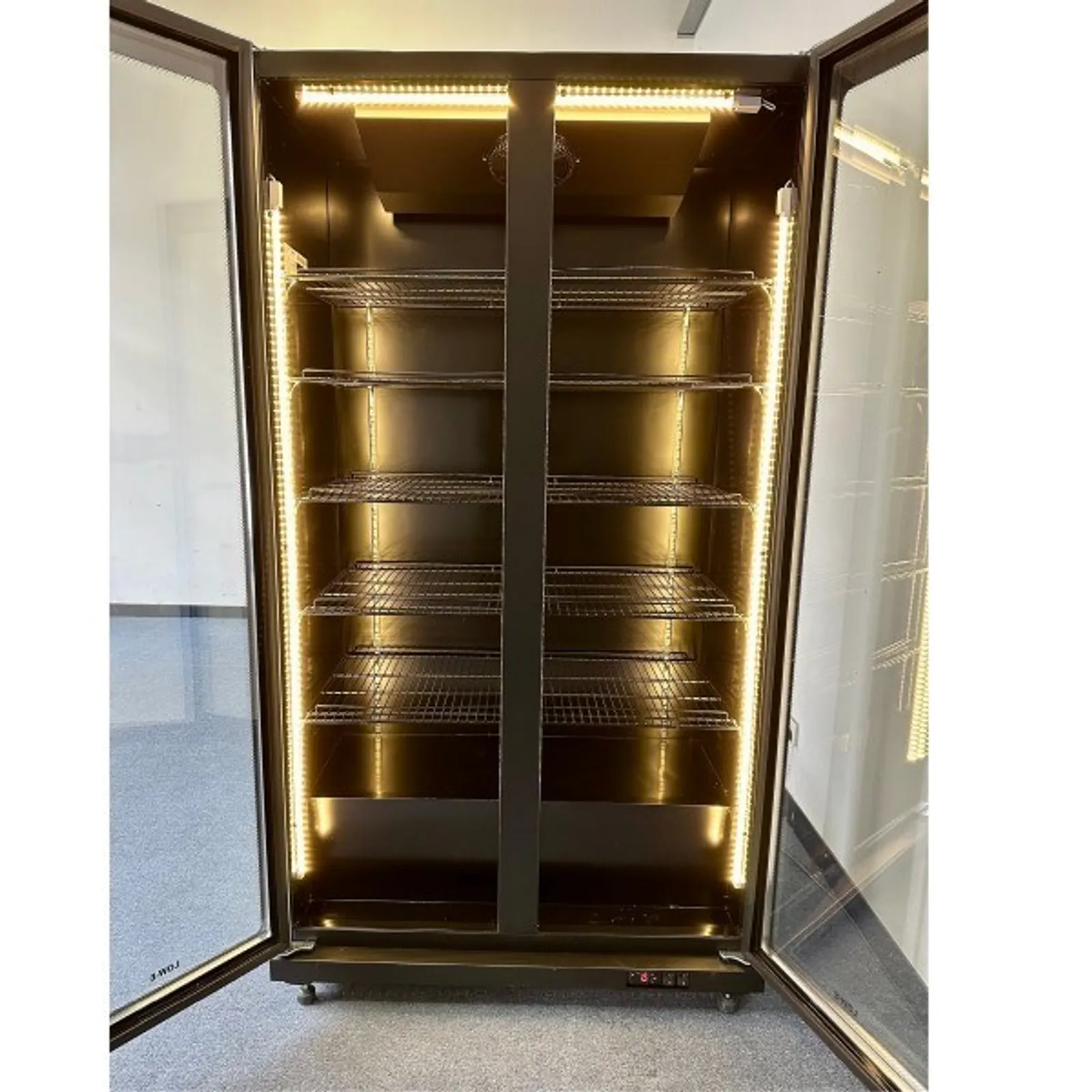 Exquisite DC410 - 1 Glass Door Upright Display Fridge – Black