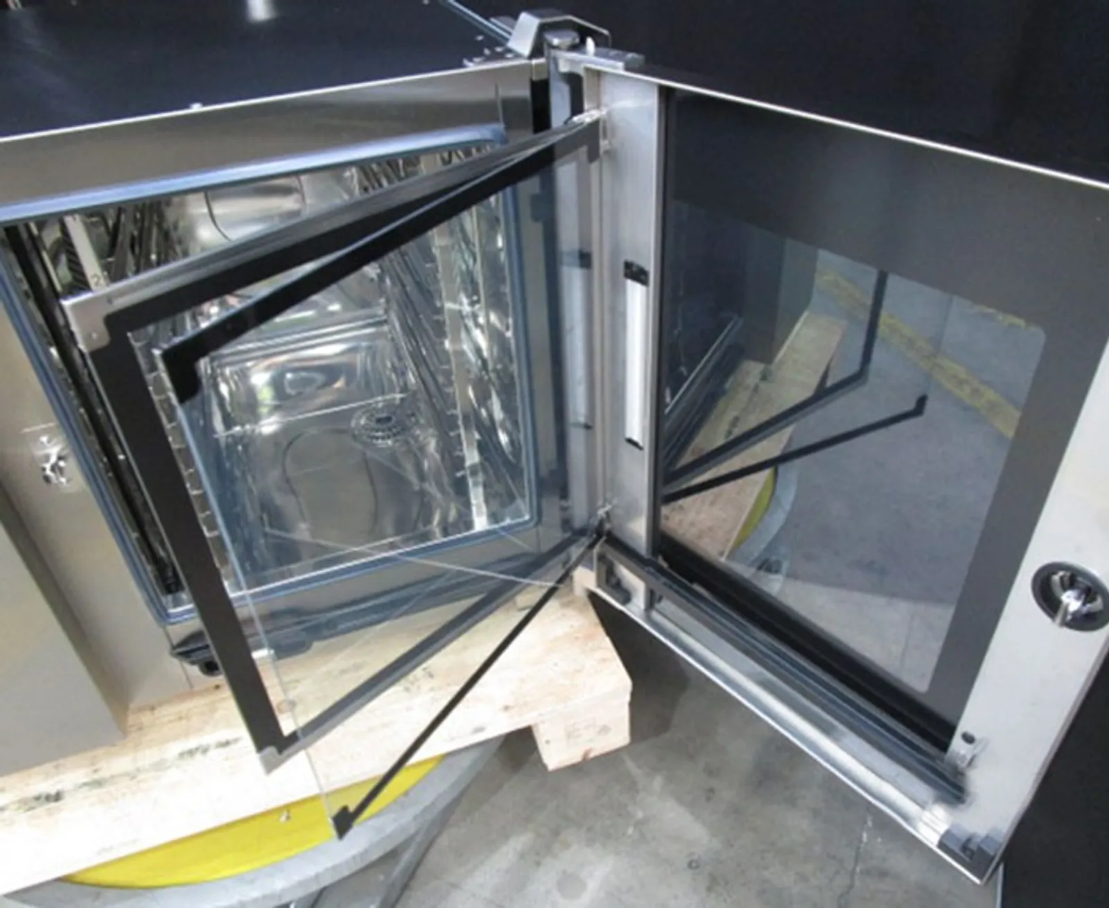 Convotherm CXEBT6.10D - 7 Tray Electric Combi-Steamer Oven - Boiler System - Disappearing Door - Clearance (2)