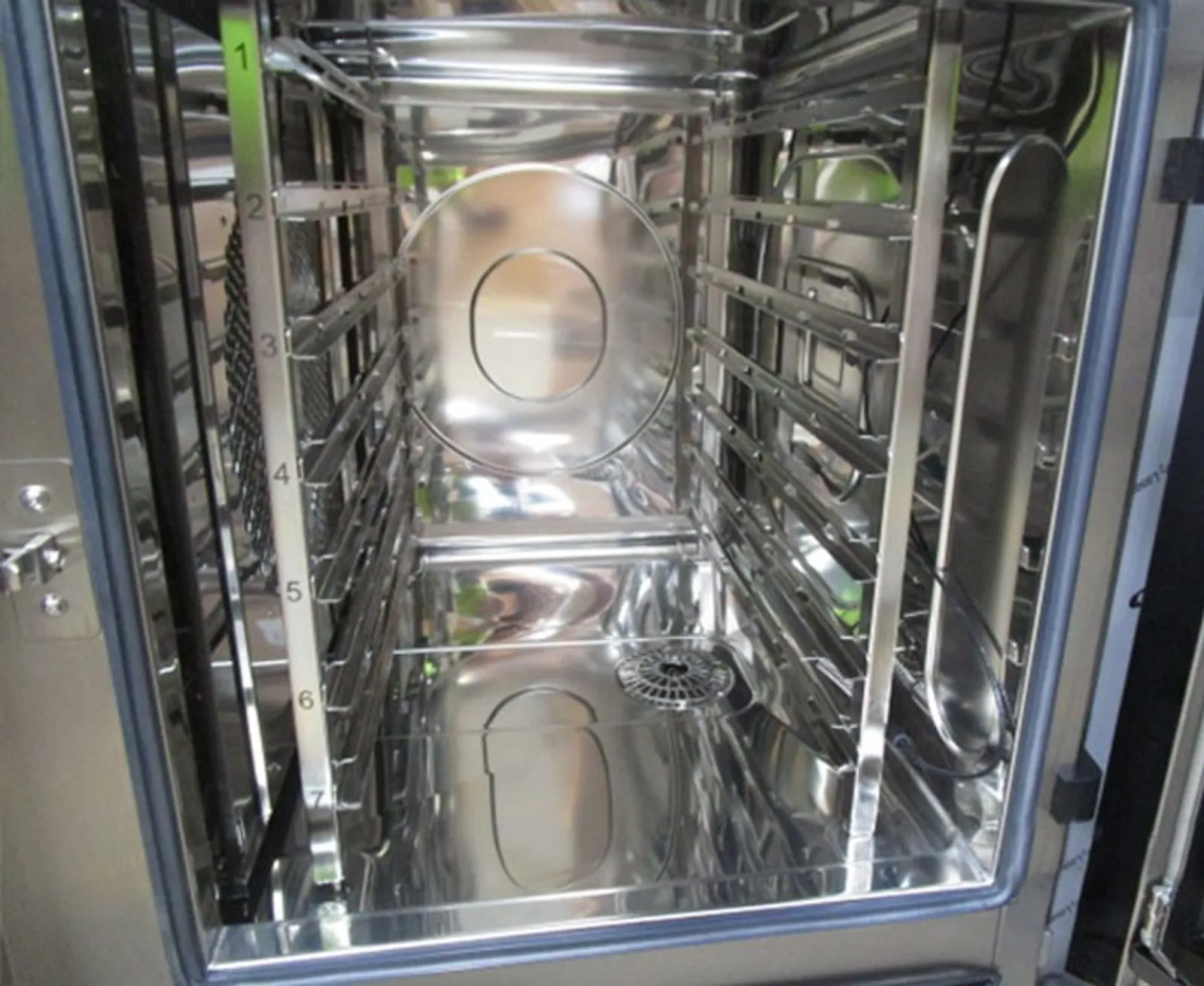 Convotherm CXEBT6.10D - 7 Tray Electric Combi-Steamer Oven - Boiler System - Disappearing Door - Clearance (2)