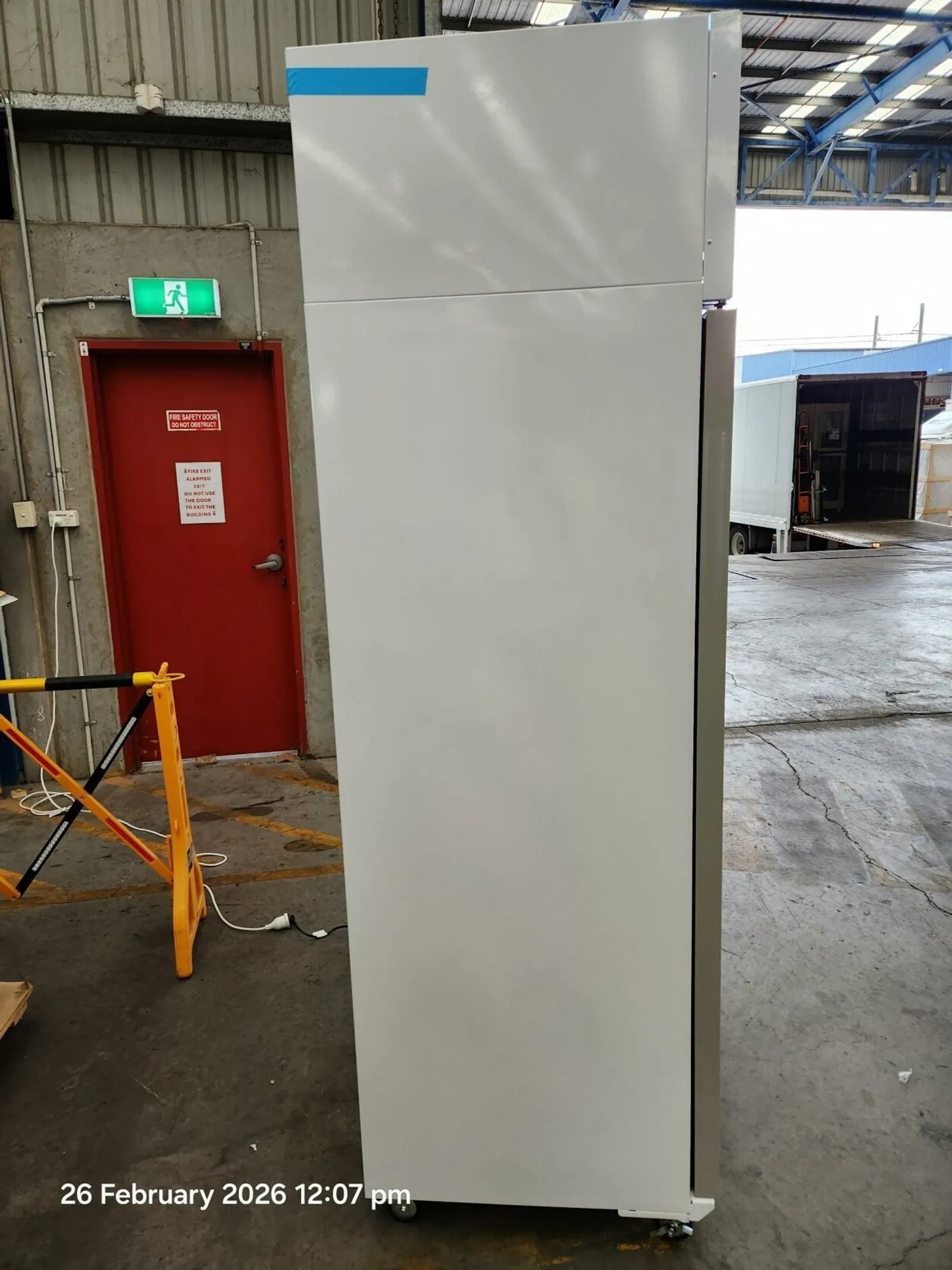 SKOPE TCE1000N EziCore 2 Door Upright Display Fridge - Clearance (3)