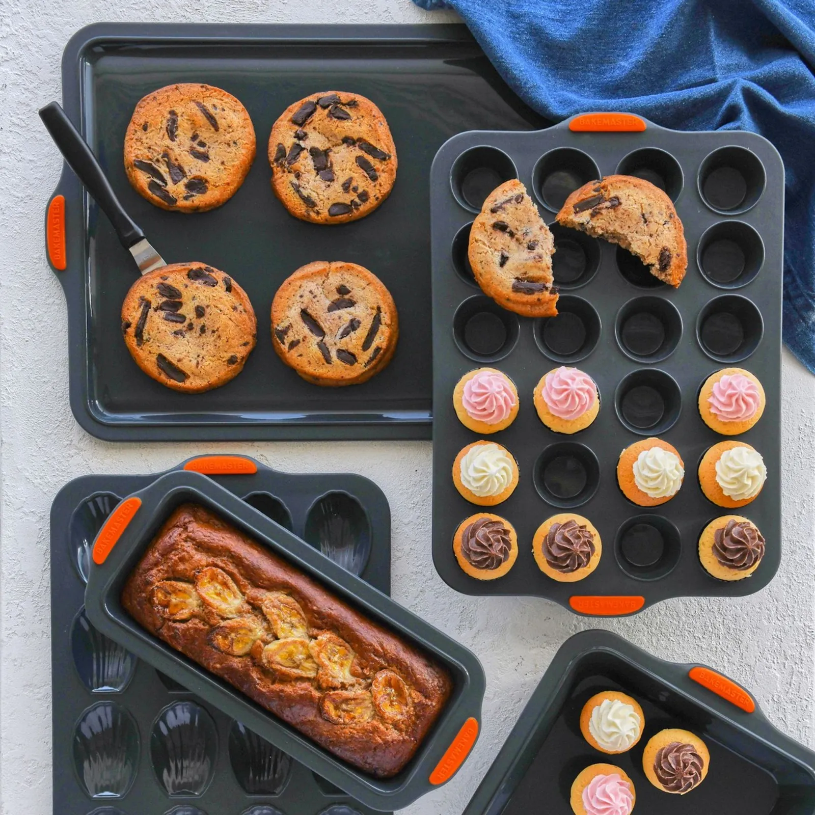 Bakemaster 40131 - Silicone 6 Cup Large Muffin Pan, 35.5 x 24.5cm / 9 x 4.5cm - Grey