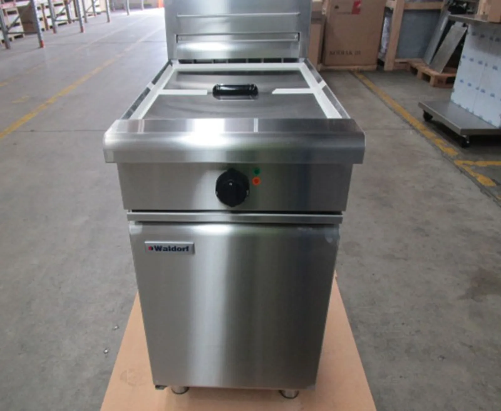 Waldorf 800 Series FN8127E - 450mm Electric Fryer - Clearance (2)
