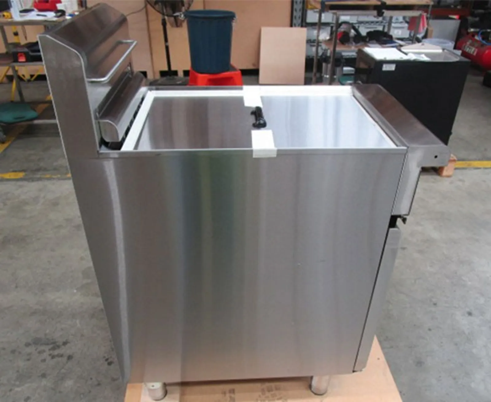 Waldorf 800 Series FN8127E - 450mm Electric Fryer - Clearance (2)