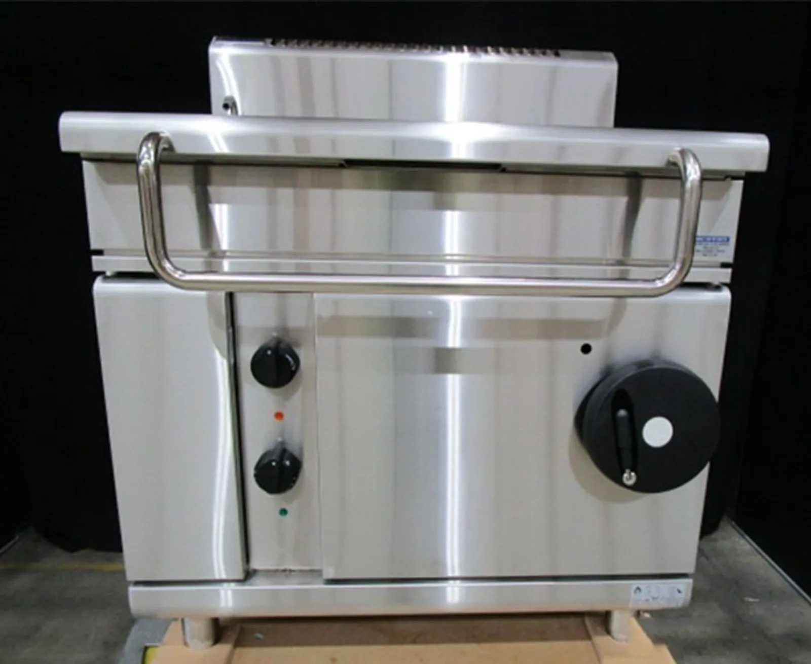 Waldorf 800 Series BP8080GE - 900mm Gas Tilting Bratt Pan Low Back Version - Clearance