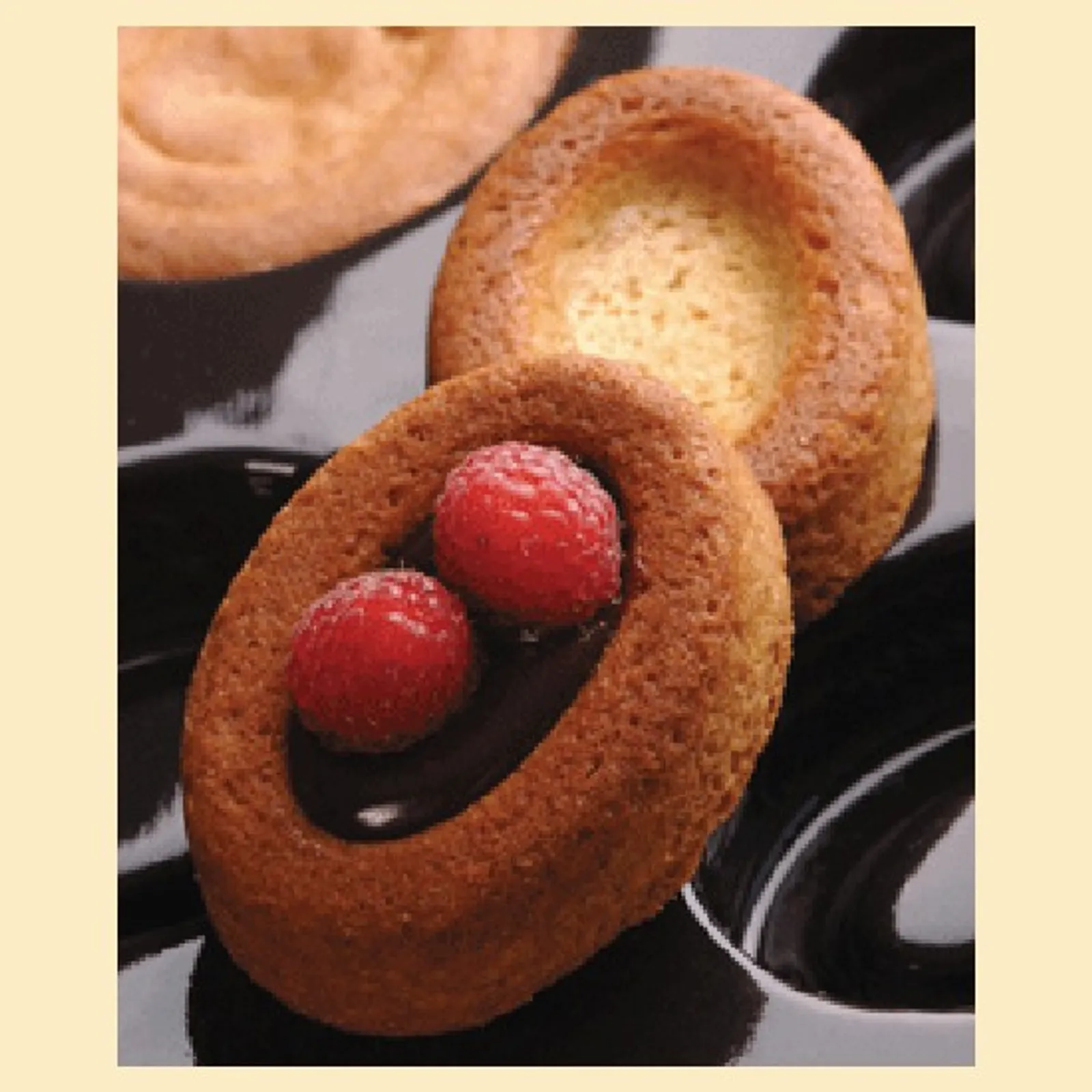 Matfer Bourgeat 336125 - Oval Savarins 70x50mm 48ml 30 MLDS